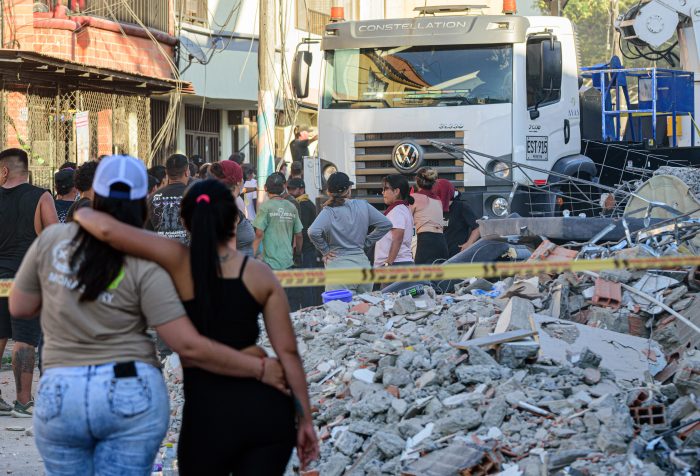 Presidente de Colombia decreta tres días de duelo nacional por 250 fallecidos en el terremoto