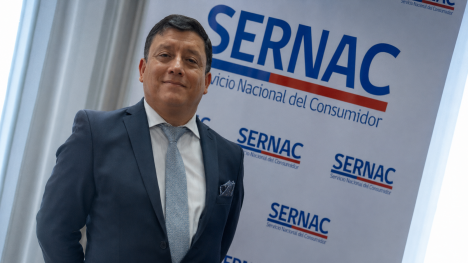 Cae director del Sernac de Arica por contratar a militantes de partido "afines al Gobierno"
