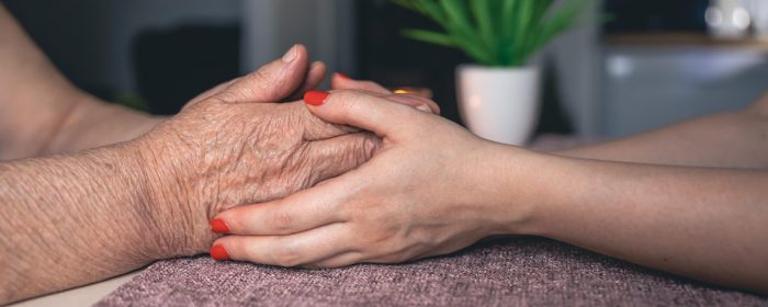 Curso gratuito para cuidadores de adultos mayores: requisitos y cómo postular