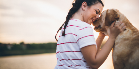Estudio revela cómo el vínculo con los perros puede influir en la salud emocional de los adolescente