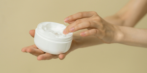 Boom del skincare: chilenos aumentan 32% su gasto en productos de cuidado facial vía delivery