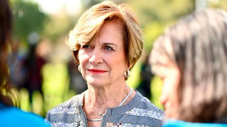 Evelyn Matthei: "Si TVN no transparenta contrato con Porcel TV, debe investigar Fiscalía"