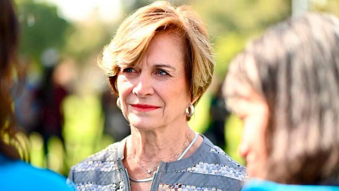 Evelyn Matthei: "Si TVN no transparenta contrato con Porcel TV, debe investigar Fiscalía"