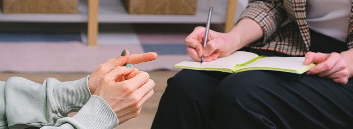 Salud mental y redes sociales: experta advierte los riesgos del autodiagnóstico en internet