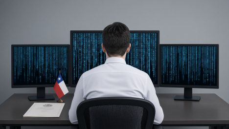 El Estado usa algoritmos que nadie fiscaliza: expertos alertan por falta de transparencia y control