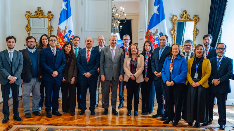 Gobierno convoca comisión transversal para reformar el empleo público y fija plazo de 120 días