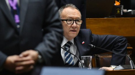 Gobierno baja un cambio: García Ruminot defiende urgencia simple para negociar reforma de seguridad