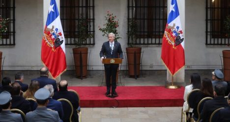 Doble derrota de Kast en encuesta: mayoría de ciudadanos y políticos desaprueba su gestión