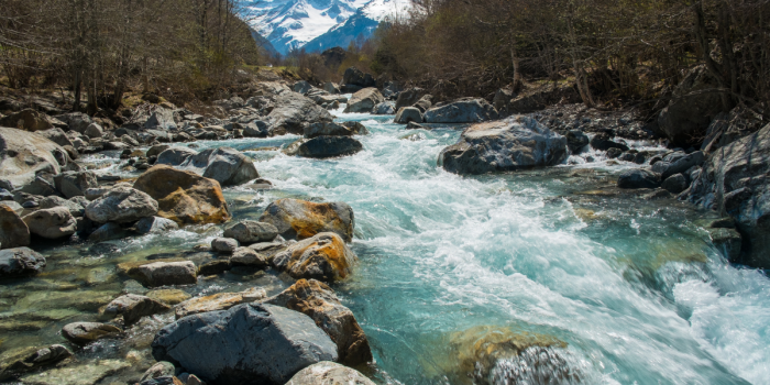 Estudio revela la magnitud de la basura acumulada en ríos de Chile y su riesgo para el mar