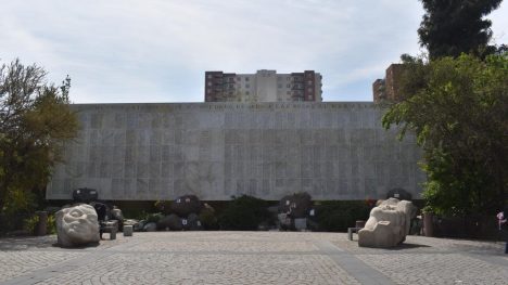 Primer 11S bajo Kast: Sitios de memoria a la expectativa