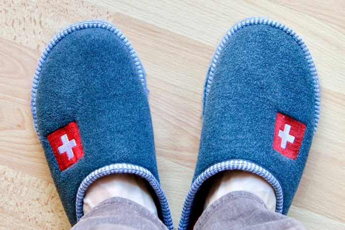 Pantuflas en casa: el hábito simple que ayuda a mantener el hogar limpio después de las lluvias