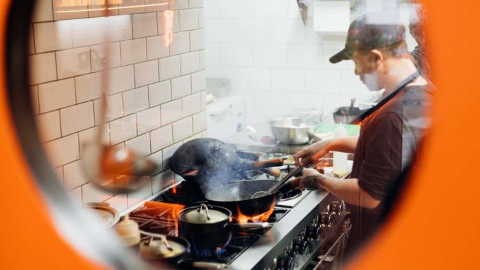 Fuku: el street food coreano que enciende el Mercado Condell