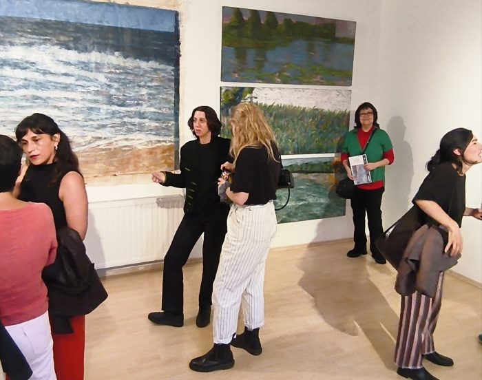 Cuatro artistas chilenos inauguraron en Berlin una muestra que revisita el paisaje y la memoria