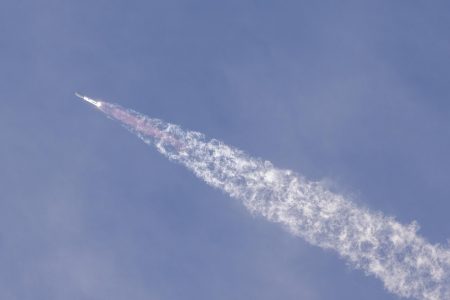 Frente a la costa chilena: la nave Starship ameriza con éxito después de su primer viaje orbital