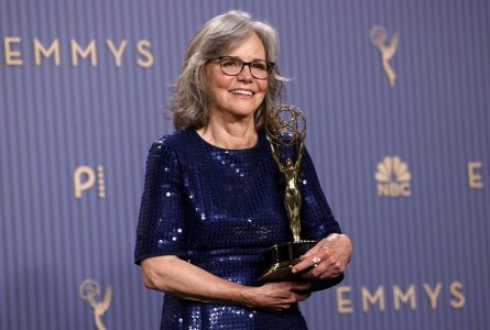 'Widow's Bay' arrasa en unos Emmy que honran la partida de grandes estrellas de Hollywood