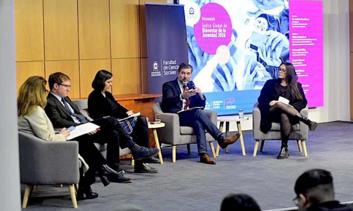 Chile lidera indicadores de bienestar juvenil en la región pero jóvenes mantienen percepción crítica