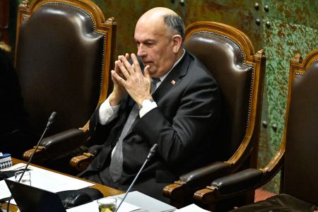 UDI busca agregar estallido social y plebiscito en clases de Historia 