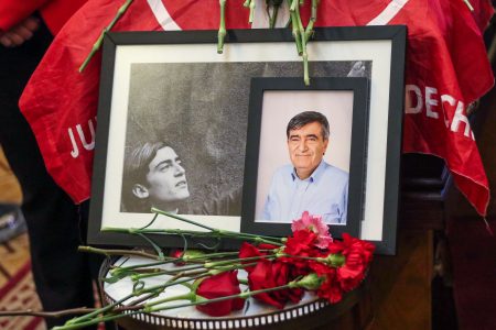Las imágenes de la despedida a Camilo Escalona: de Bachelet y Frei a Longueira y Jara