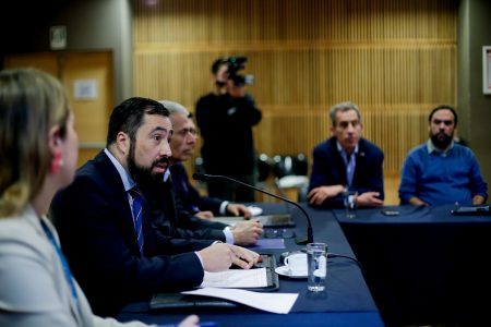 Gobierno retira reglamento de Seguridad Municipal y acuerda mesa de trabajo con alcaldes