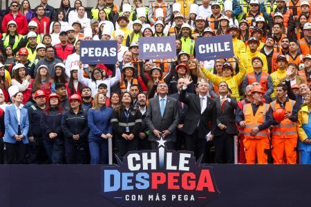 Kast hace nueva promesa de empleo: anuncia plan para crear más de 100 mil puestos de trabajo