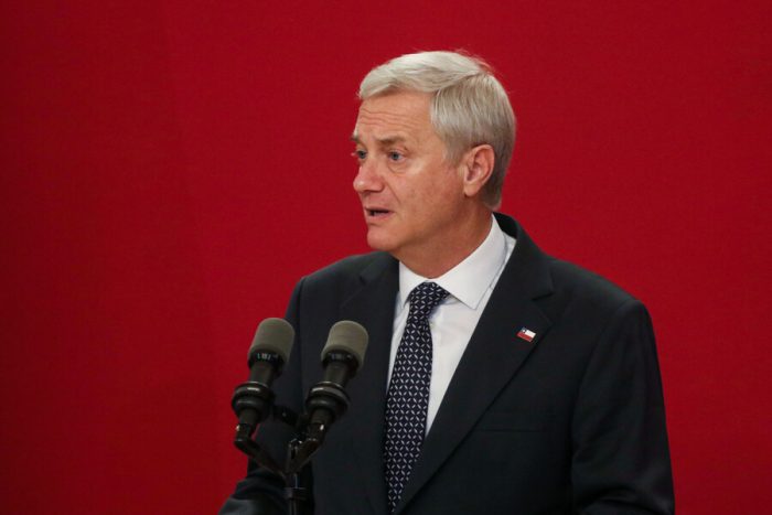 “Pensábamos que la guerra iba a durar poco”: Presidente firma extensión de bonos por alza de bencina