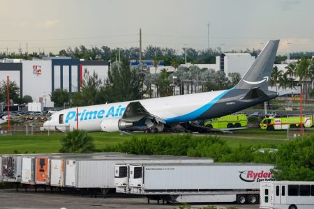 Cinco muertos deja avión que se salió de la pista de aterrizaje en Miami