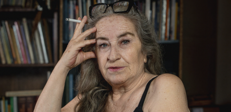Pía Barros en Café Literario en Talca