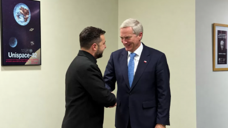 Reunión de Kast con Zelenski terminó con invitación a Ucrania y agradecimientos a Chile