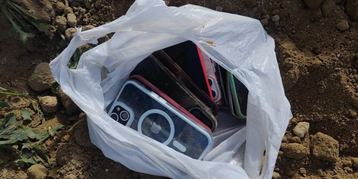 La Pampilla: Carabineros descubre decena de celulares robados enterrados
