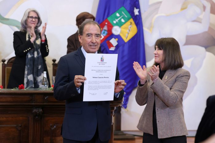 Conmemoran el Día de los Derechos Humanos con reconocimientos a Nelson Caucoto y Héctor Pincheira