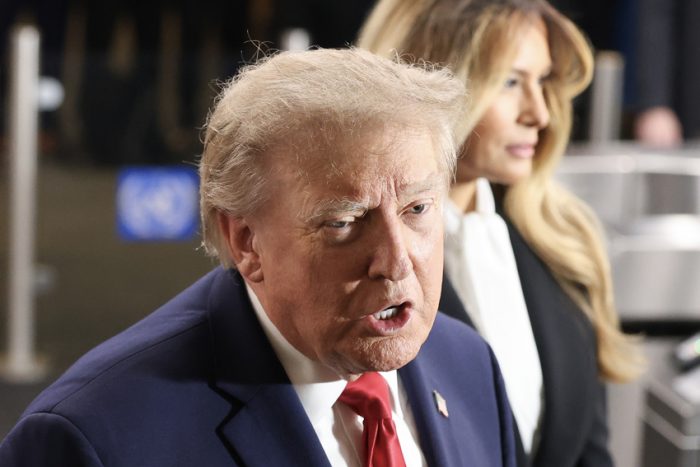 Trump sigue contra la prensa y reprochó a periodista que cubría su llegada a la ONU
