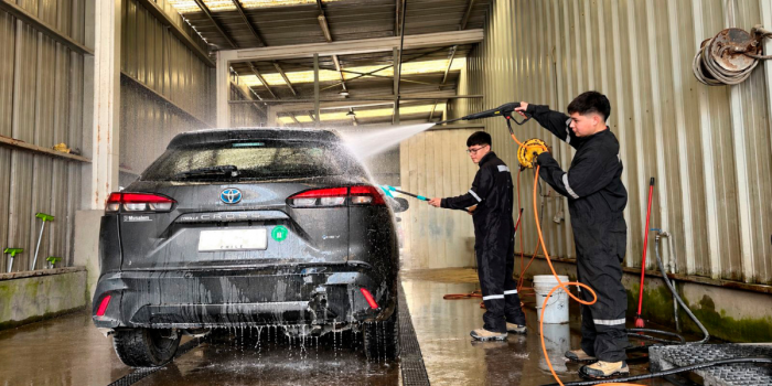 Estudiantes desarrollan sistema que permite recuperar el 80% del agua usada para lavar autos