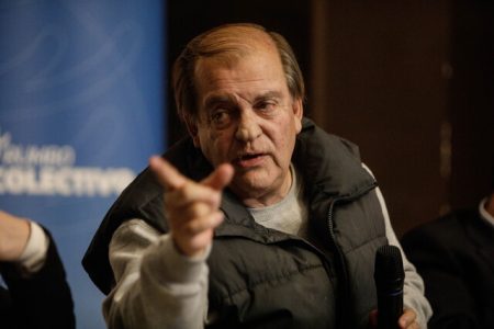 Francisco Vidal cuestionó inédito actuar de embajador de EE.UU. y llamó a "mantener la sobriedad"