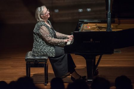 Pianista Svetlana Kotova en Teatro Municipal de Santiago