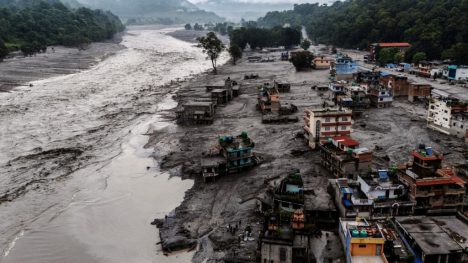 Nepal registra alrededor de mil muertos por riada en frontera con China: aun hay 3900 desaparecidos