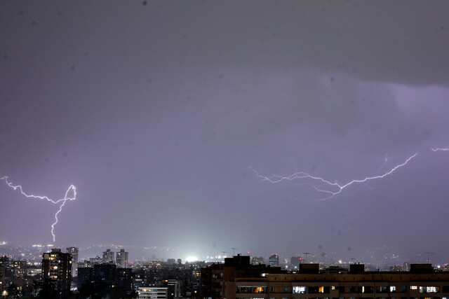 Tormentas eléctricas podrían afectar entre las regiones de Coquimbo y Maule desde este jueves
