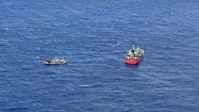Armada fiscaliza flota extranjera cerca de Rapa Nui: detecta 21 pesqueros en faenas extractivas