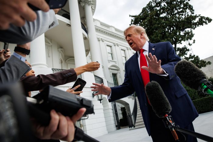 La Casa Blanca excluye a la CNN del Air Force One en un nuevo enfrentamiento con la cadena