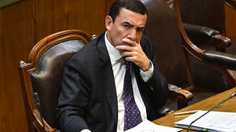 Más de 100 indultos en la mesa del ministro Rabat: predominan casos ligados a 1973