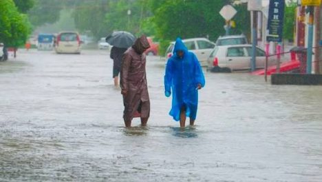 Fuertes lluvias e inundaciones dejan 81 muertos en estado indio de Uttar Pradesh