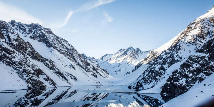 La montaña como nuevo eje de desarrollo: Santiago prepara la Semana Internacional de la Montaña 2026