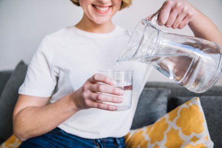 ¿Pagas mucho por el agua? Revisa si puedes acceder a este subsidio