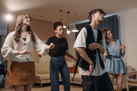 ¿Qué hay detrás de farmear aura?