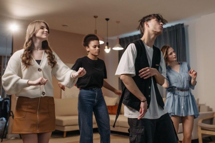 ¿Qué hay detrás de farmear aura?