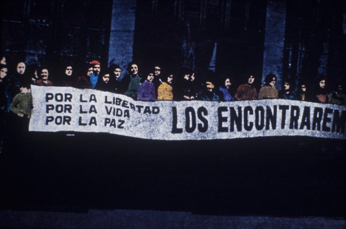 Exposición de archivo fotográfico del exilio chileno en Nueva York