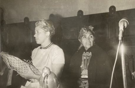 Lanzamiento del libro "La guerra, la paz, los pueblos" de Olga Poblete