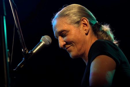 Cantante argentina Liliana Felipe: “¿Qué es lo que me pasó con la desaparición de mi hermana?"