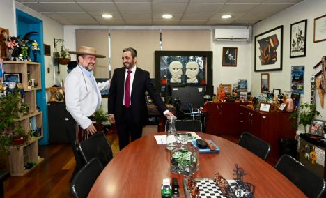 Gobernador Orrego se reúne con alcalde White y expresa solidaridad tras amenazas