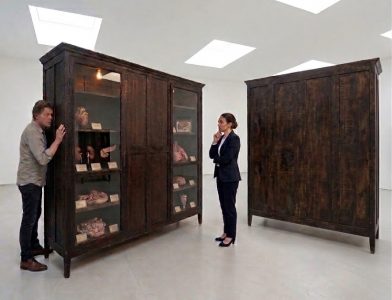 Instalación del artista visual restituye la dimensión humana al acervo del Museo de Anatomía