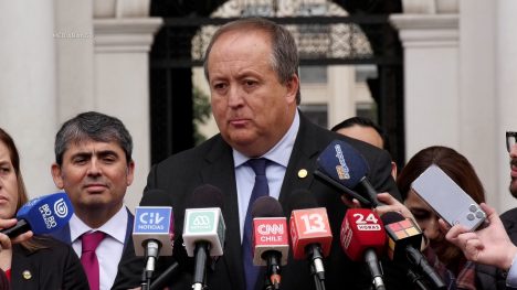 Valencia tira el mantel: acusa riesgos "a la institucionalidad" en proyecto de Ley de presupuesto